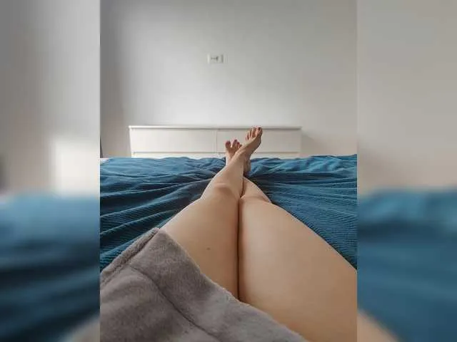 Live sex webcam photo for Julli21 #290799359