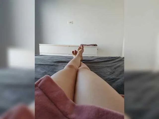 Live sex webcam photo for Julli21 #290929019