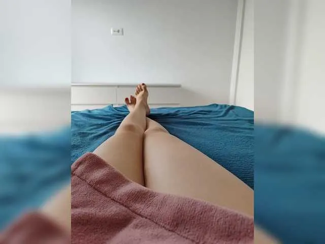 Live sex webcam photo for Julli21 #291111881