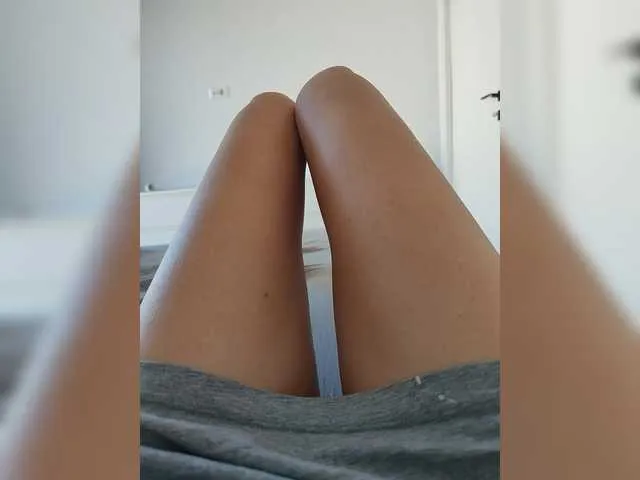 Live sex webcam photo for Julli21 #291567673