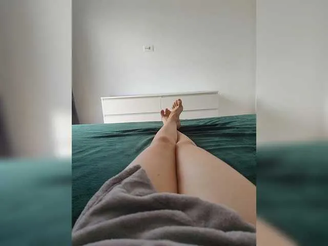 Live sex webcam photo for Julli21 #291686768