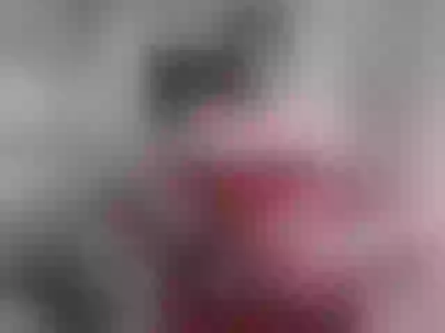 Live sex webcam photo for JullieMilf #287954895