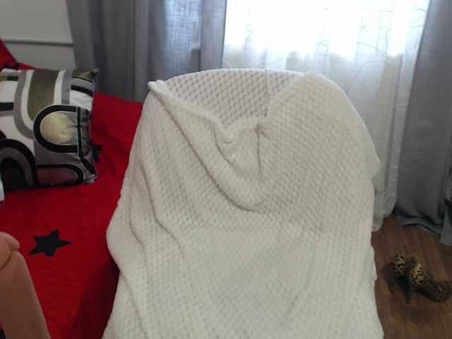 Live sex webcam photo for JullieMilf #290779360