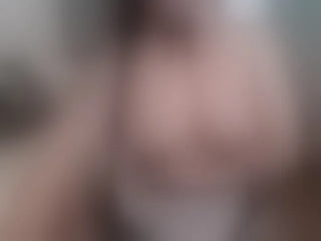 Live sex webcam photo for JullieMilf #293735867