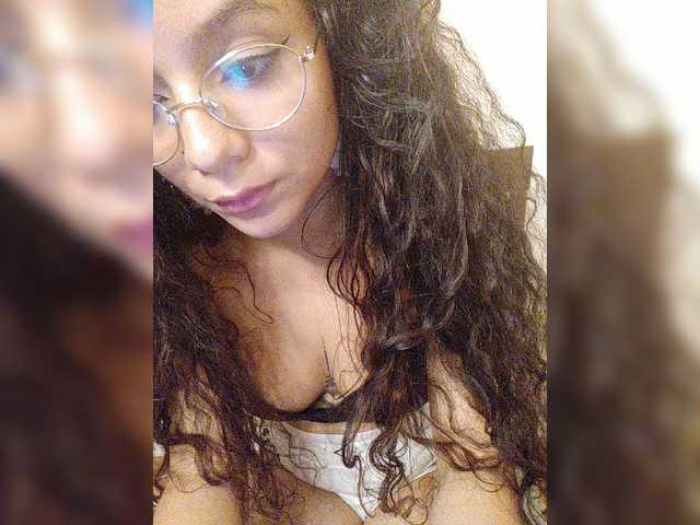 Live sex webcam photo for JulyDancerr #273252190