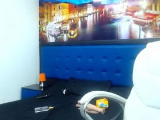 Live sex webcam photo for JulySophia #163111956