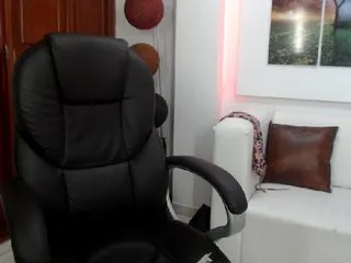 Live sex webcam photo for JulySophia #181910339