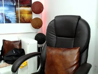 Live sex webcam photo for JulySophia #190285561