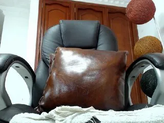 Live sex webcam photo for JulySophia #204022175