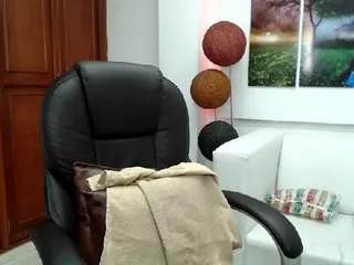 Live sex webcam photo for JulySophia #211341865