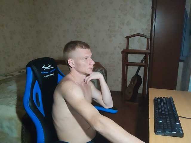 Live sex webcam photo for JunLucas #276193684