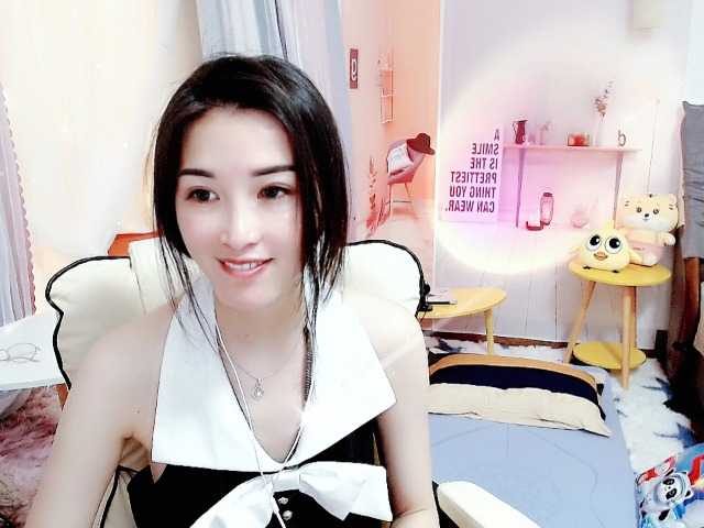 Live sex webcam photo for June-66 #272740591