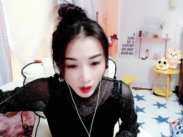 Live sex webcam photo for June-66 #272752078