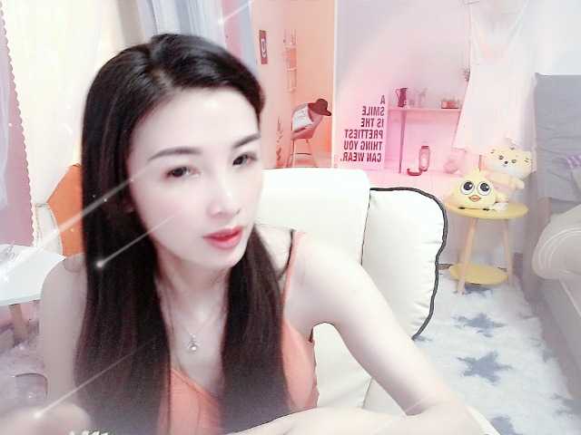 Live sex webcam photo for June-66 #272861592