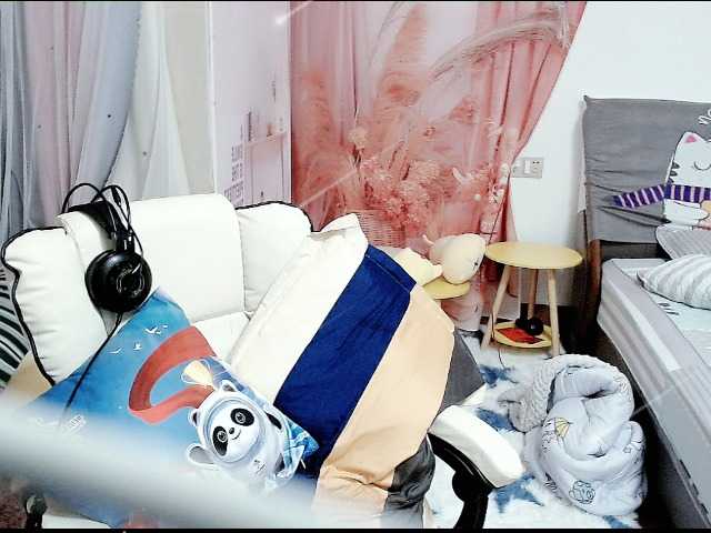 Live sex webcam photo for June-66 #273823892