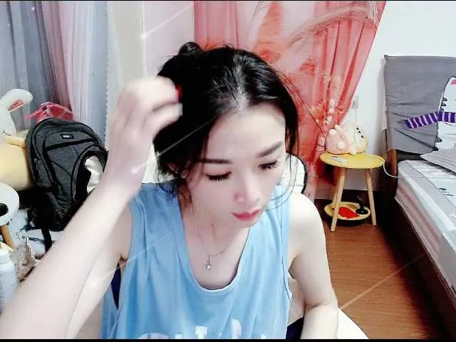 Live sex webcam photo for June-66 #274019031