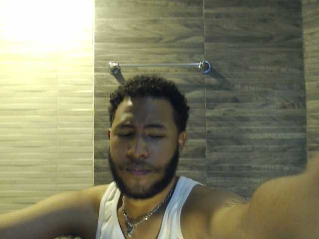 Live sex webcam photo for JuniorMcMiller #275522156