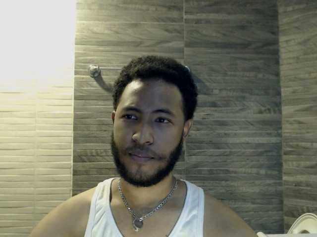 Live sex webcam photo for JuniorMcMiller #275539828