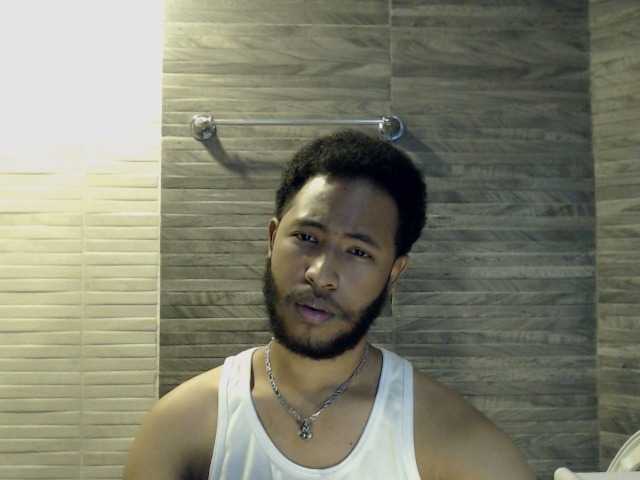 Live sex webcam photo for JuniorMcMiller #275541374