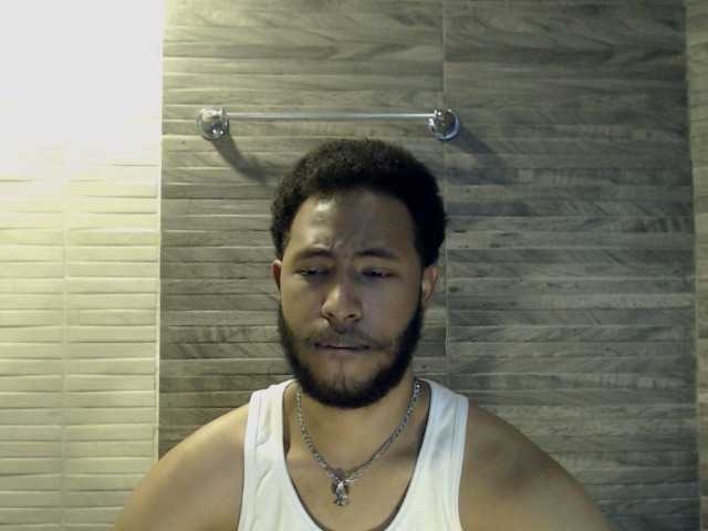 Live sex webcam photo for JuniorMcMiller #275542992