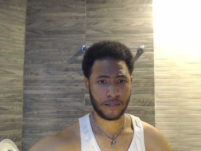 Live sex webcam photo for JuniorMcMiller #275565893