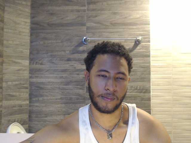 Live sex webcam photo for JuniorMcMiller #275572015