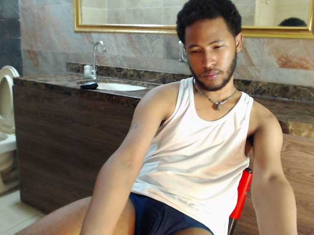 Live sex webcam photo for JuniorMcMiller #275611236