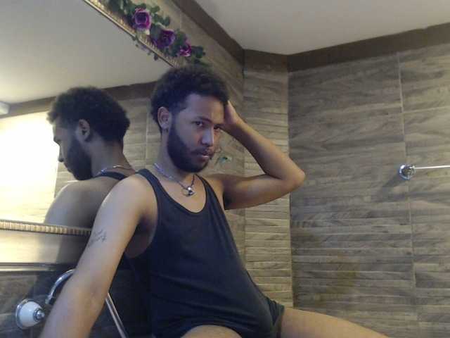 Live sex webcam photo for JuniorMcMiller #275680715