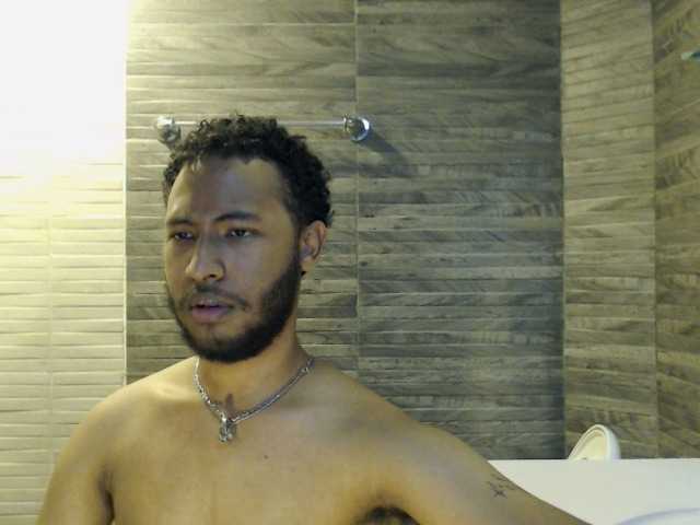 Live sex webcam photo for JuniorMcMiller #275696679