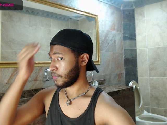 Live sex webcam photo for JuniorMcMiller #275719491