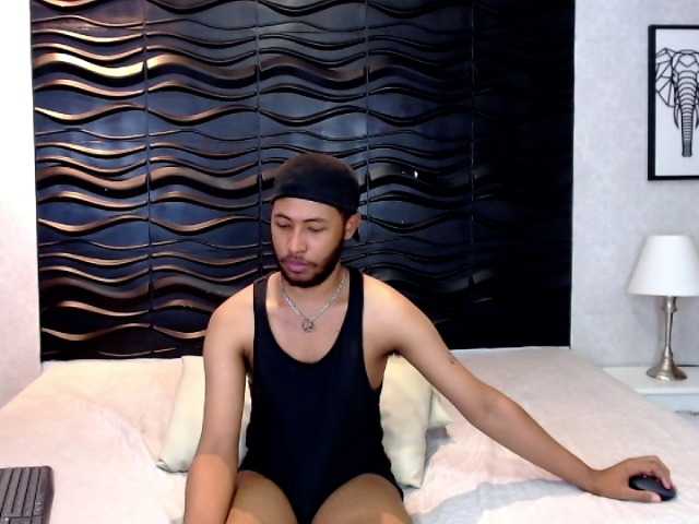 Live sex webcam photo for JuniorMcMiller #275724985