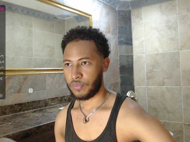 Live sex webcam photo for JuniorMcMiller #275838261