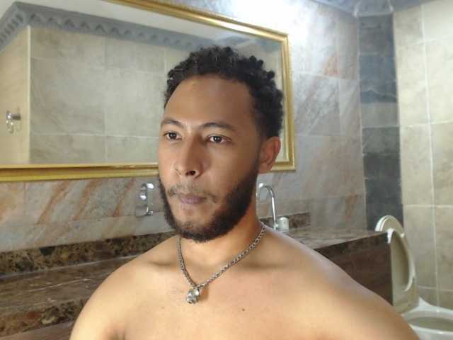 Live sex webcam photo for JuniorMcMiller #275955805