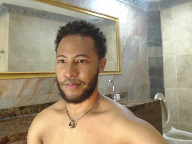 Live sex webcam photo for JuniorMcMiller #275998619