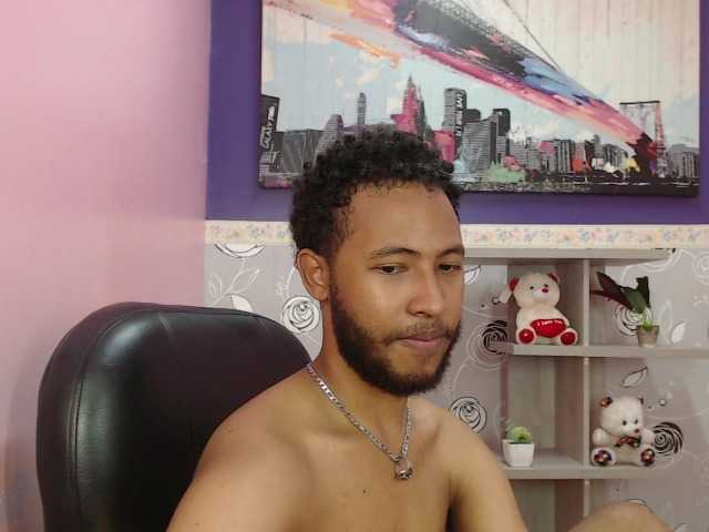 Live sex webcam photo for JuniorMcMiller #276092821