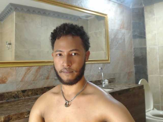 Live sex webcam photo for JuniorMcMiller #276158207