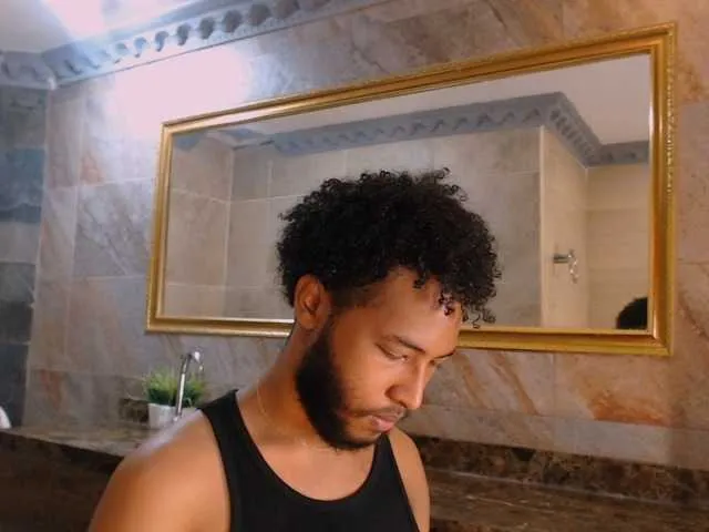 Live sex webcam photo for JuniorMcMiller #277299023