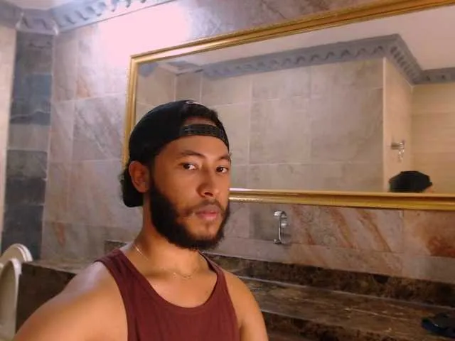 Live sex webcam photo for JuniorMcMiller #277349472