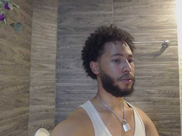 Live sex webcam photo for JuniorMcMiller #277467287