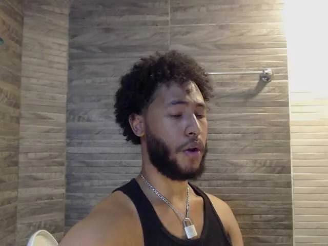 Live sex webcam photo for JuniorMcMiller #277500192