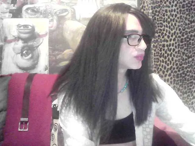 Live sex webcam photo for Juny-1 #274593111