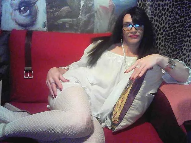 Live sex webcam photo for Juny-1 #274627780