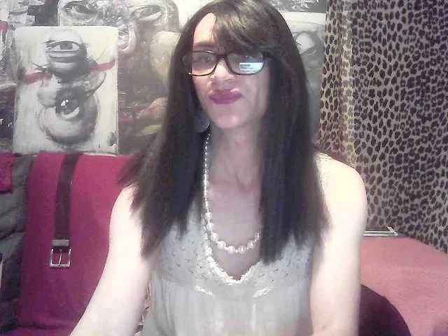Live sex webcam photo for Juny-1 #274639208
