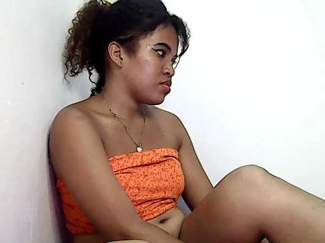 Live sex webcam photo for Juscaniie #277348247