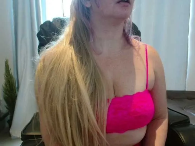 Live sex webcam photo for Jussara-Milf #291146254