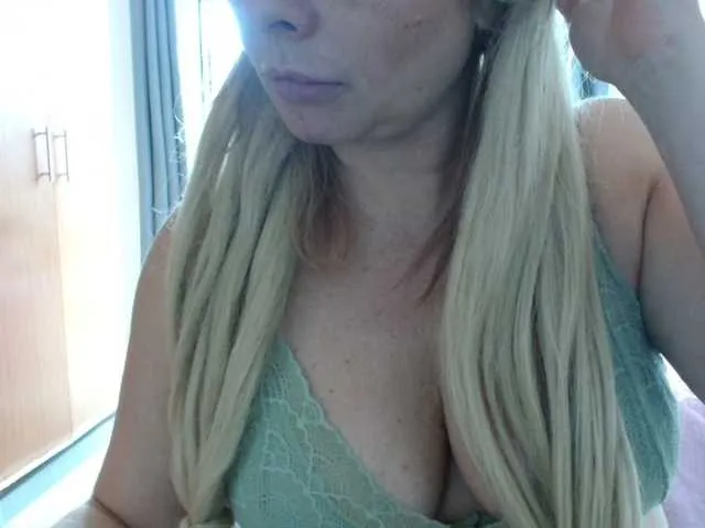 Live sex webcam photo for Jussara-Milf #292277251