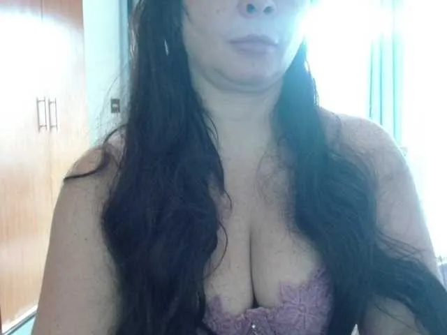 Live sex webcam photo for Jussara-Milf #292664939