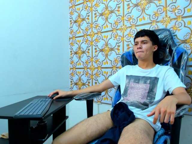 Live sex webcam photo for Just1n18 #276834729