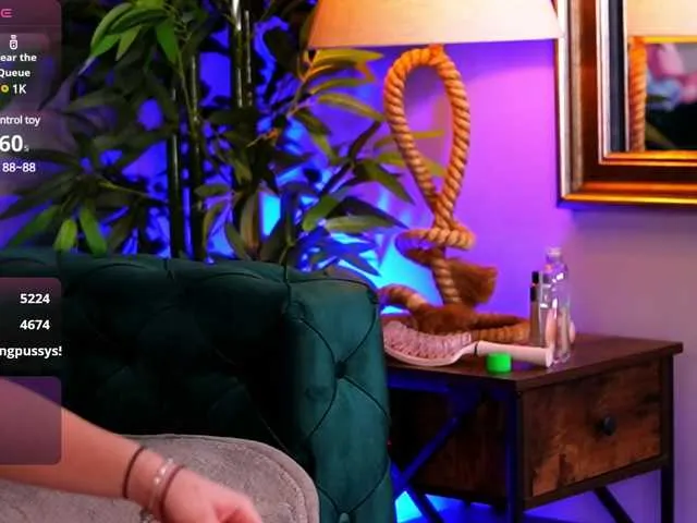 Live sex webcam photo for JustKessie #290700069