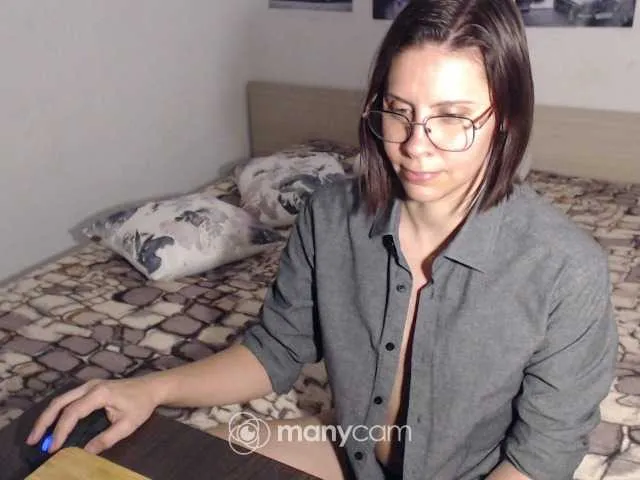 Live sex webcam photo for JustMeXY7 #273214708